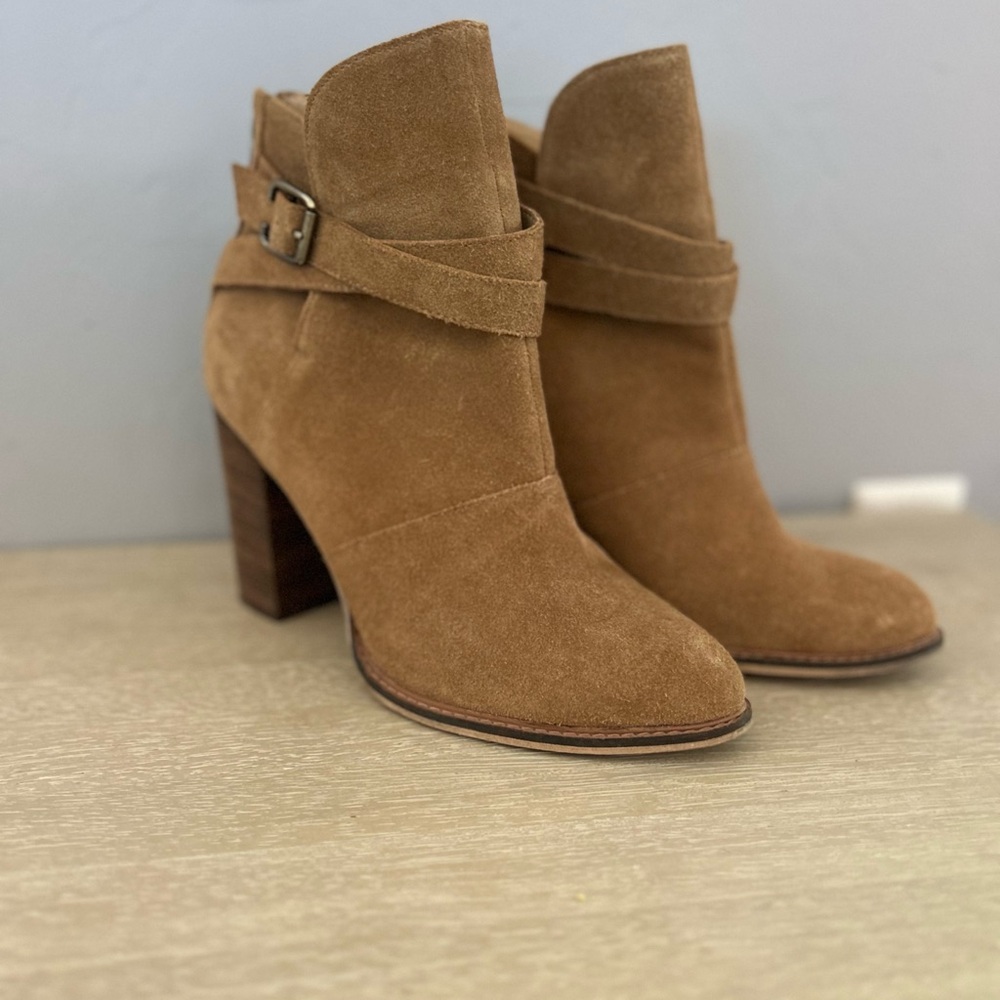 Chinese Laundry Tan Suede Ankle Booties